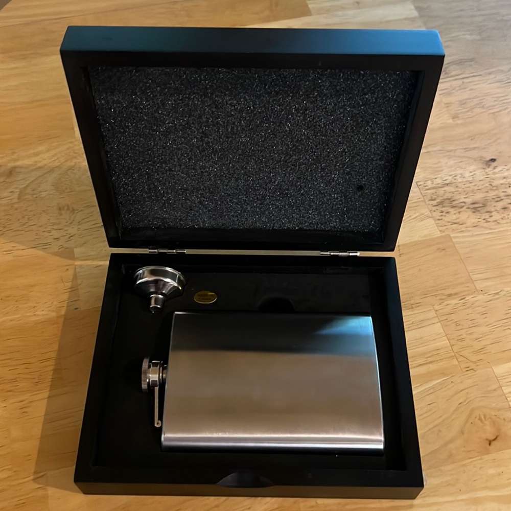 Flask Set 8oz Stainless Steel with Funnel in Original Box